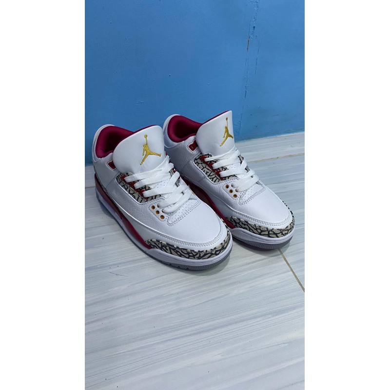 Sepatu AJ RETRO 3