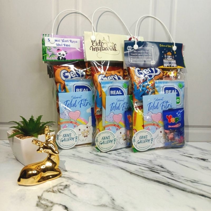 

Hampers Parcel Murah Snack Anak Lebaran Free Amplop