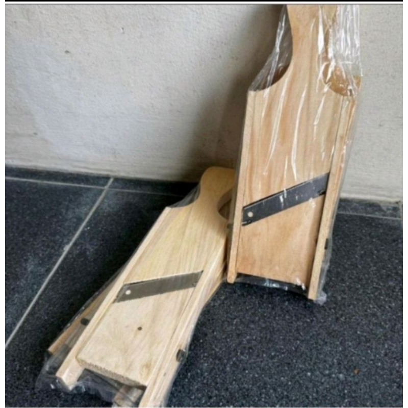 serutan kayu jati serutan keripik pisang/singkong