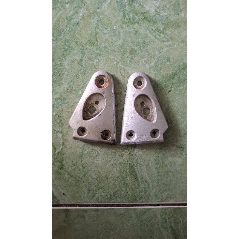 kupingan lampu tiger revo ori
