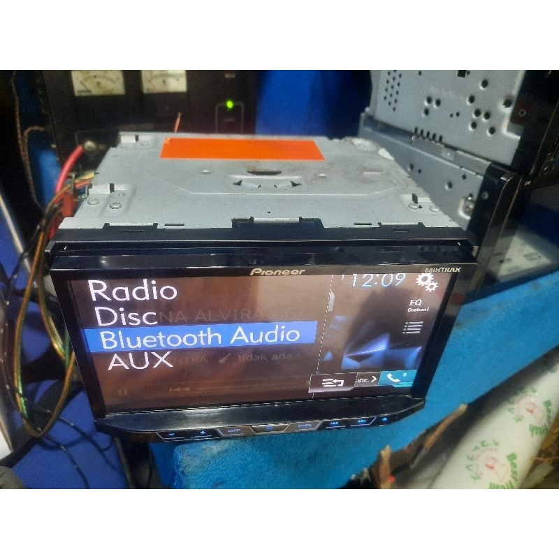 Double Din Pioneer AVH-X5750BT Bekas