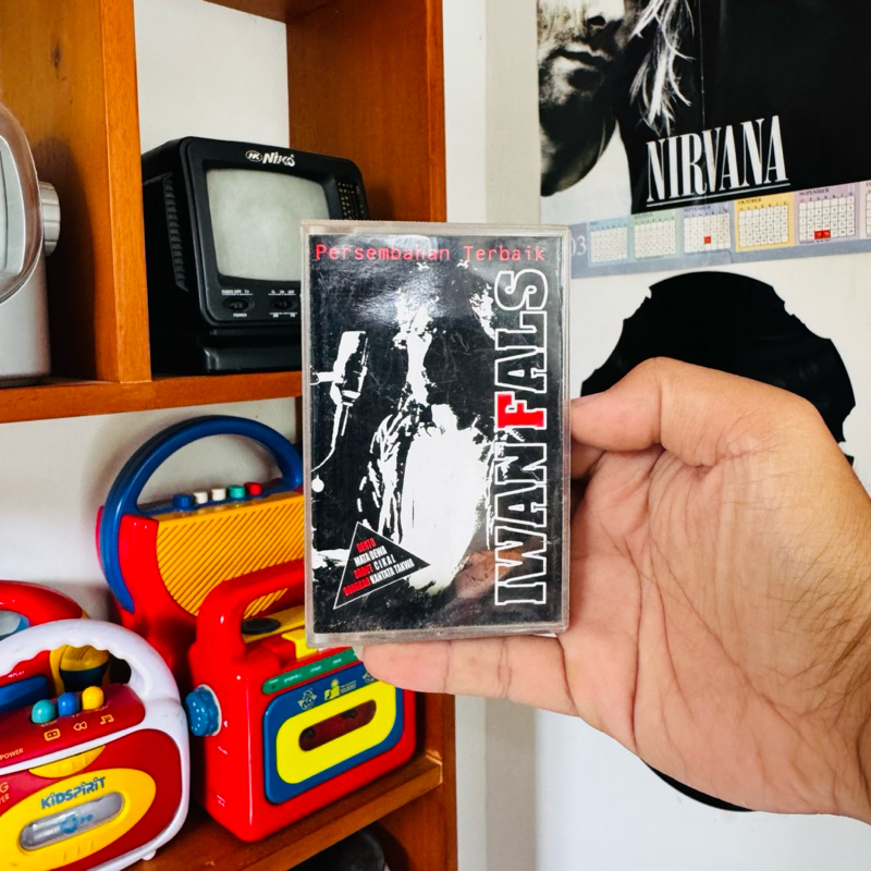 Kaset Pita / Tape / Walkman Iwan Fals Persembahan Terbaik Original 100% Berfungsi / Tested Indonesia