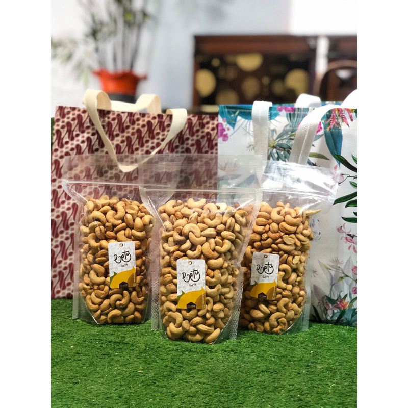 

Kacang Mete Sudah Siap Makan Gurih 500Gram