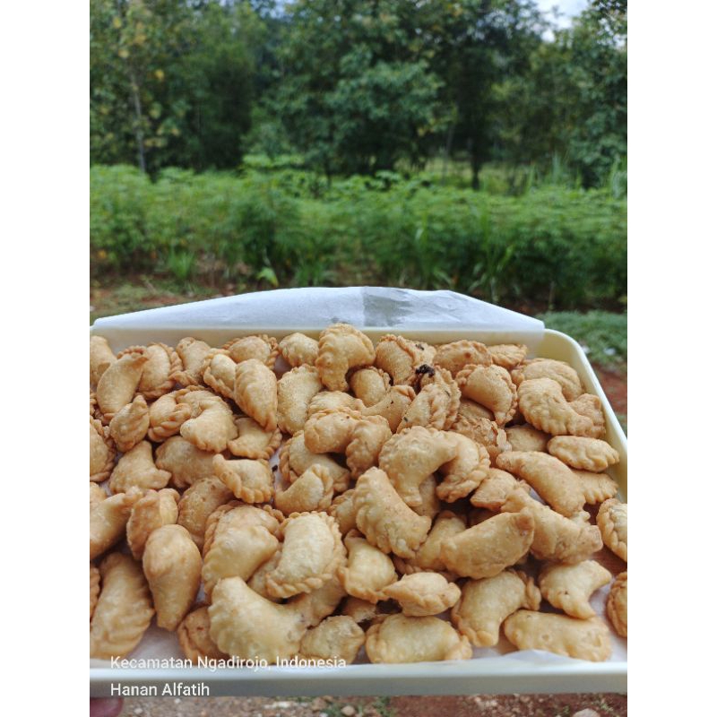 

Pastel sumpia isi abon/sumpia abon