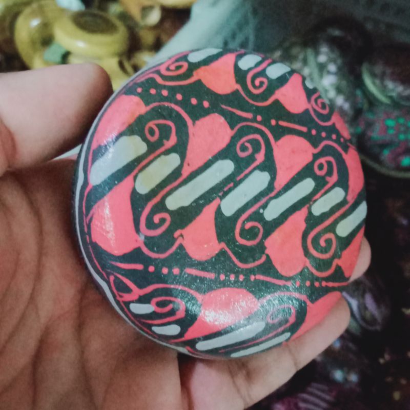 Yoyo kayu batik - yoyo kayu besar - yoyo unik Jogja - permainan anak