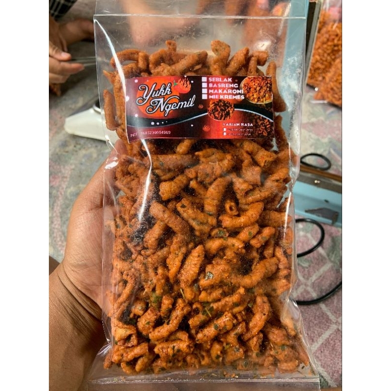 

USUS KRISPI PEDAS DAUN JERUK 1/2 kg(500gram)