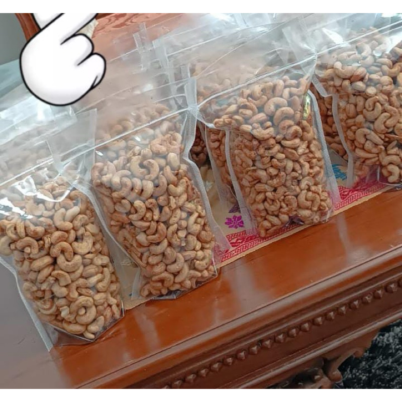 

Kacang Mete Panggang asli Sulawesi