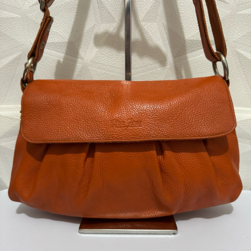 tas sling bag kulit asli. tas shoulder bag kulit. orange preloved