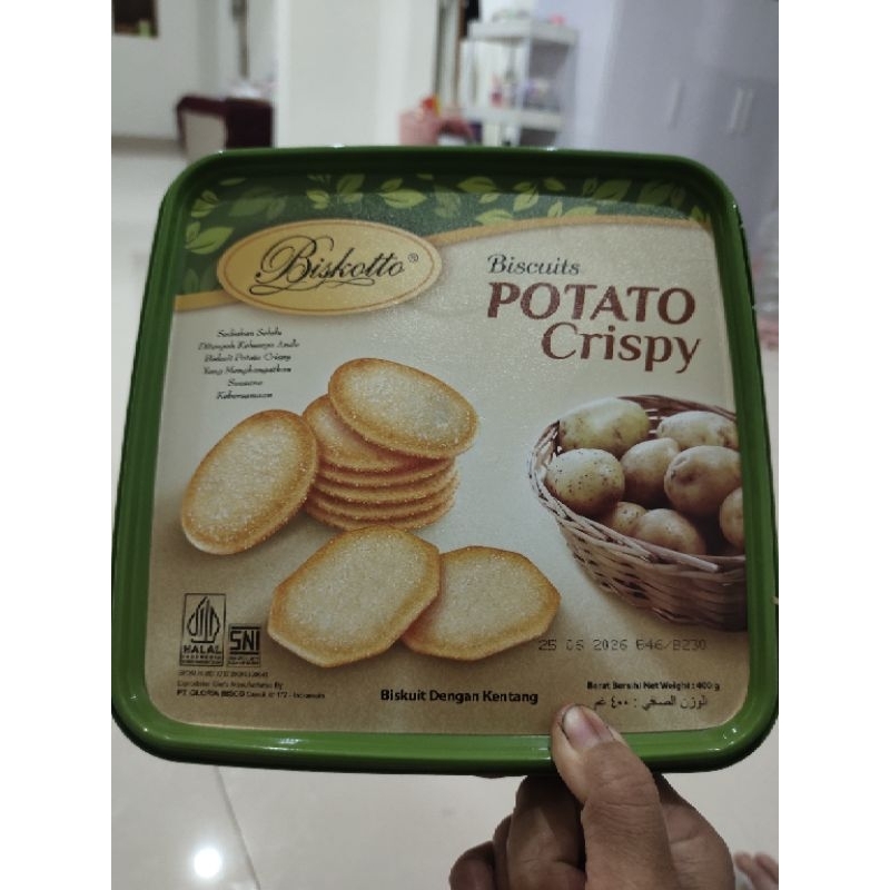 

Biskotto Biscuit Potato Crispy/ Biskuit Kentang Kemasan Kaleng plastik