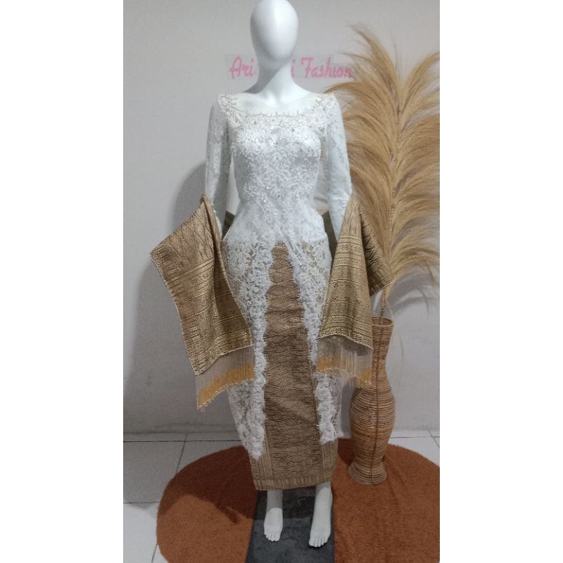 kebaya pengantin batak toba
