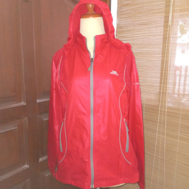 Jaket Outdoor Jaket Gunung Trespass