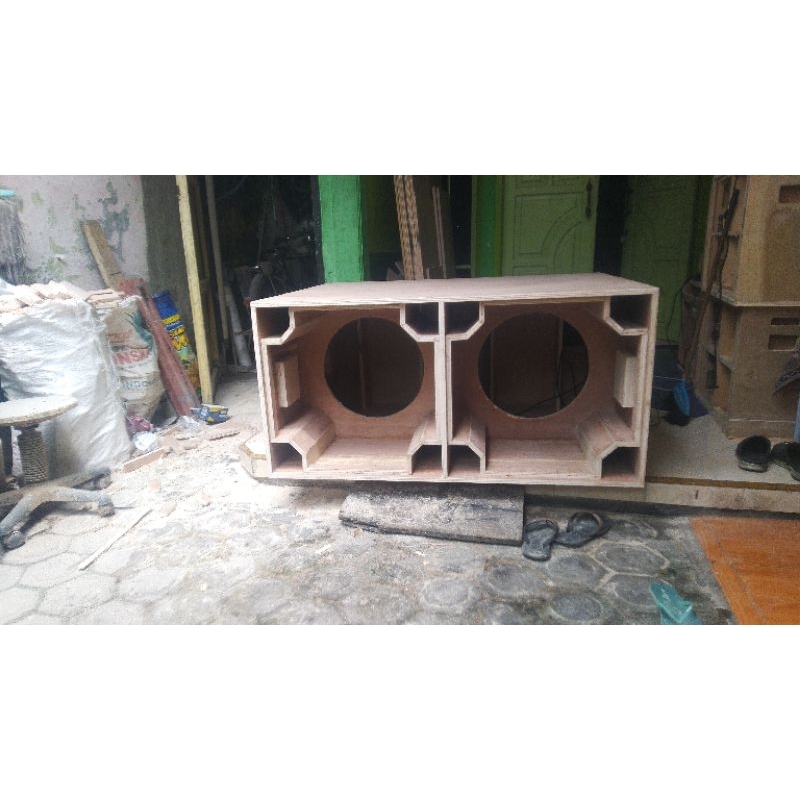 BOX SPEAKER PLANAR 18 INCH