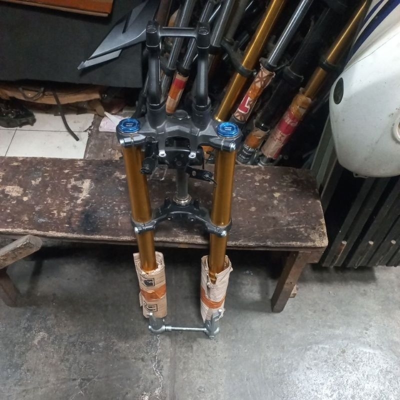 shock depan CB150X original