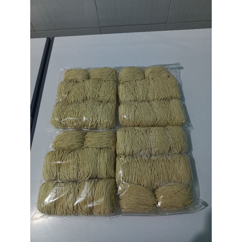 

mie pangsit FROZEN isi 10 porsi