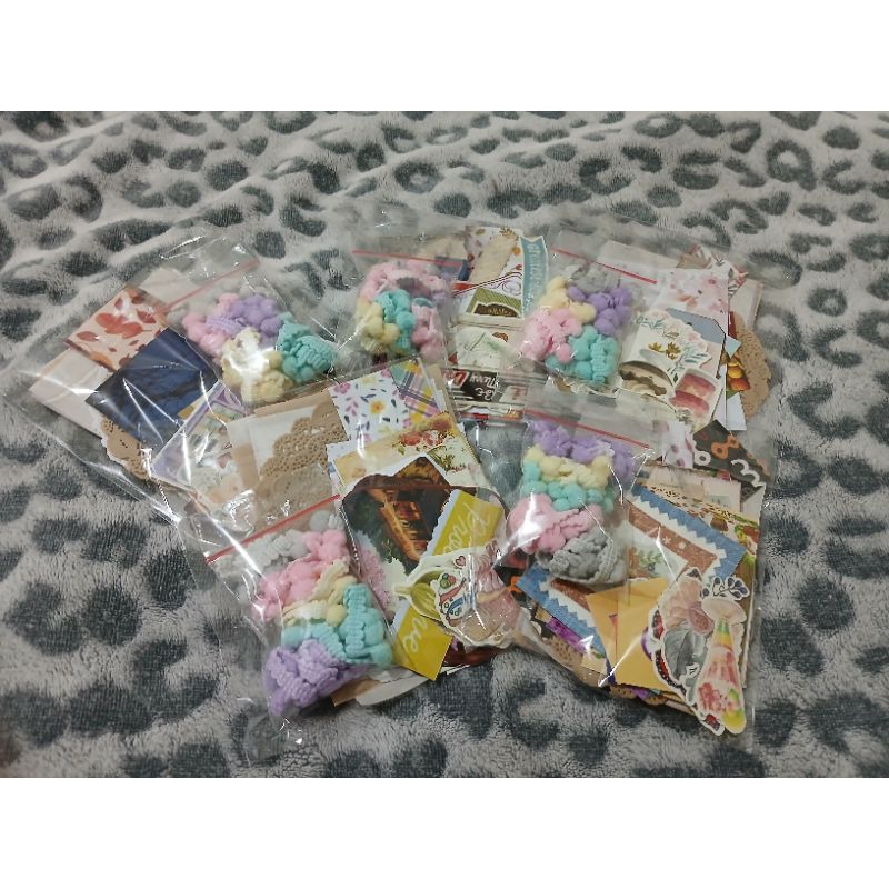 

Pompom Scrapbook Kit 47 pcs Moka Craft Series 3