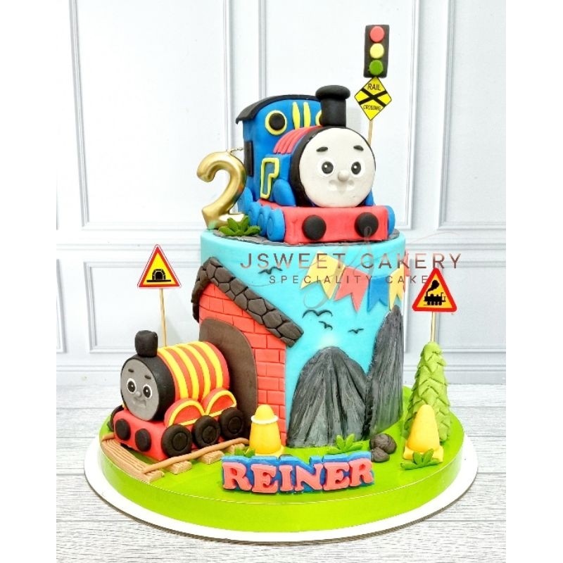 

custom thomas figure fondant