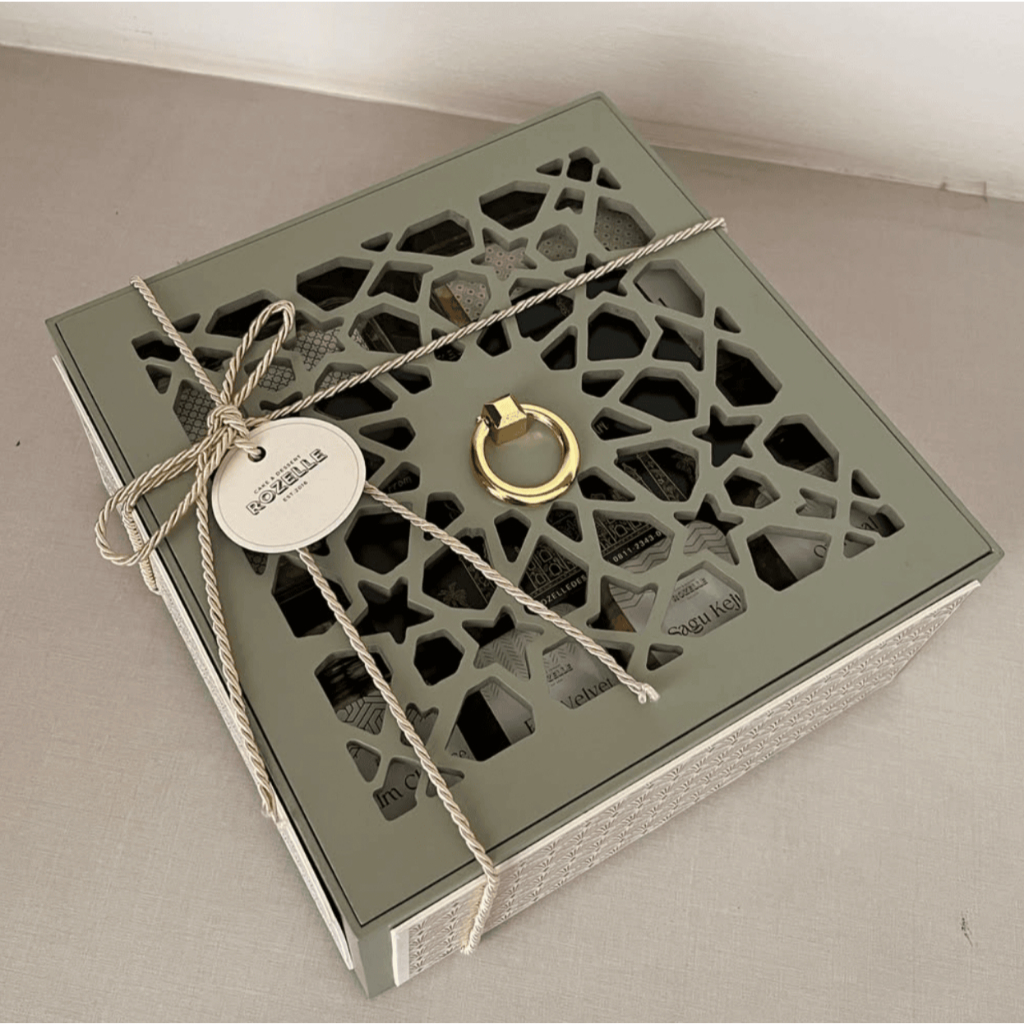 

Rozelle Dessert Idul Fitri Hampers Lebaran RAYA