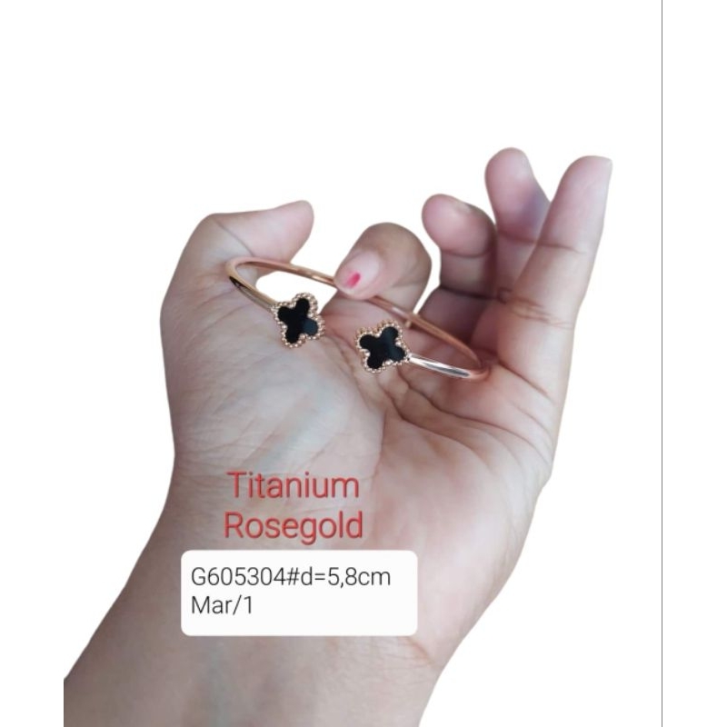 Gelang kolong bangle clover titanium
