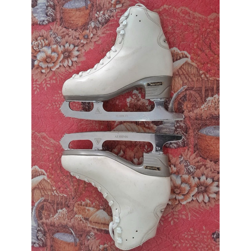Sepatu Ice Skating Preloved: Risport Size 225 Blade Mark IV 8 2/3 & Jackson Softec Tri-Grip Blade 7 
