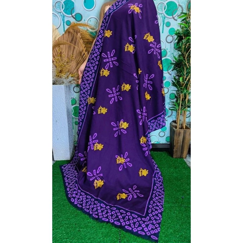 Kamen Lembaran Endek Jumputan Set Selendangnya Dengan Taburan Tretes