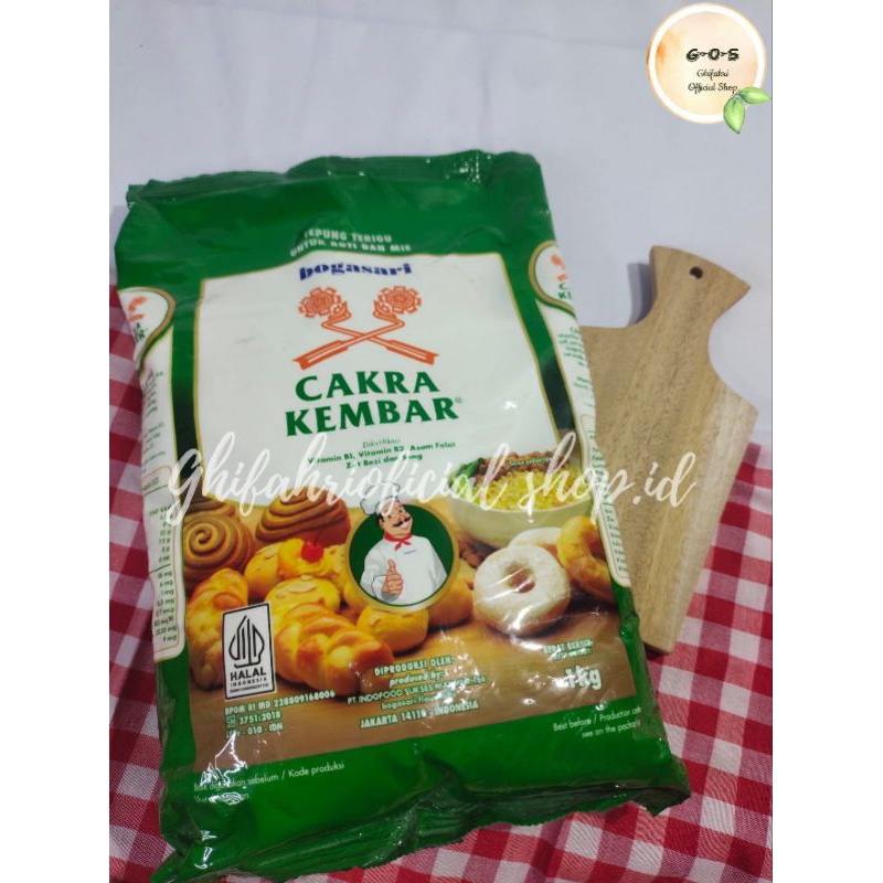 

Tepung Terigu - Cakra Kembar • Kunci Biru |1kg