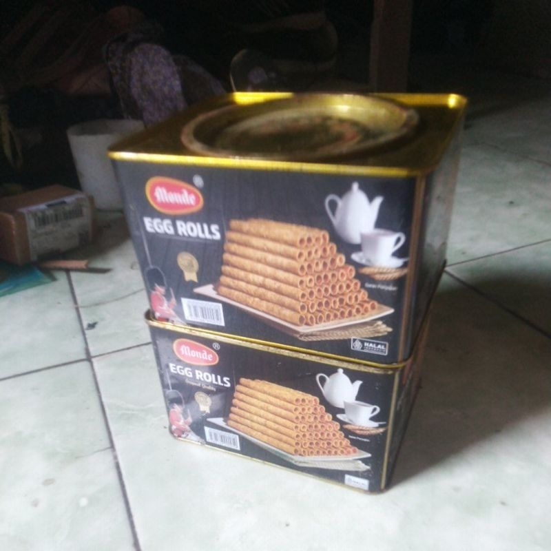 

kaleng bekas kotak kecil