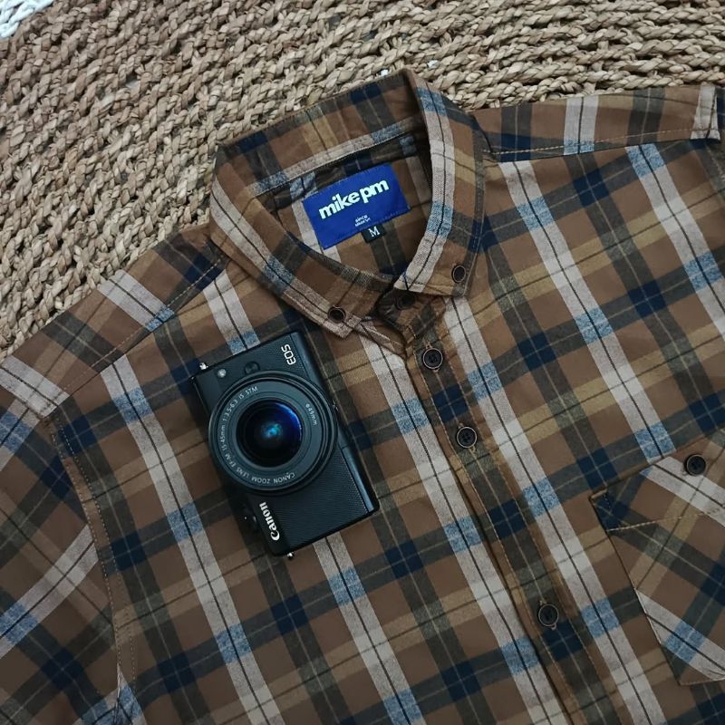 F2D Kemeja Flanel Black Grey Premium Best Seller / flanel/hem pria/ flanel pria/ kemeja flanel/ eigh