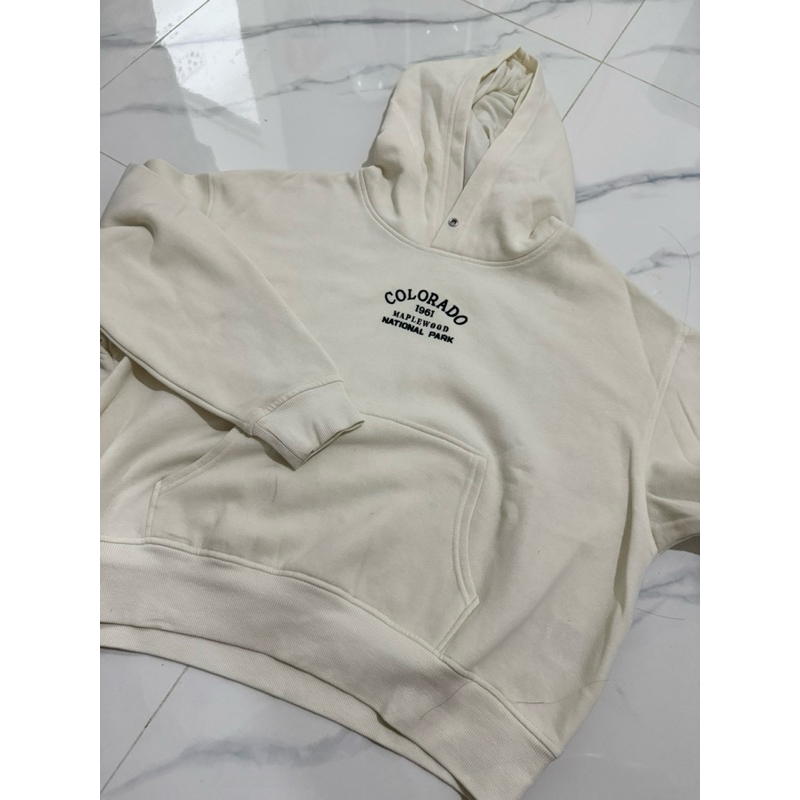 PRELOVED Sweater H&M BW Colorado (Minus slide akhir)