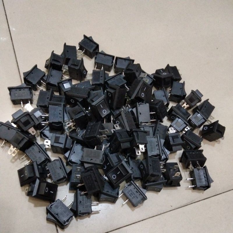SAKLAR ON OFF 2 PIN MINI ATAU SAKLAR SWITCH KECIL 2 PIN ON OFF HITAM