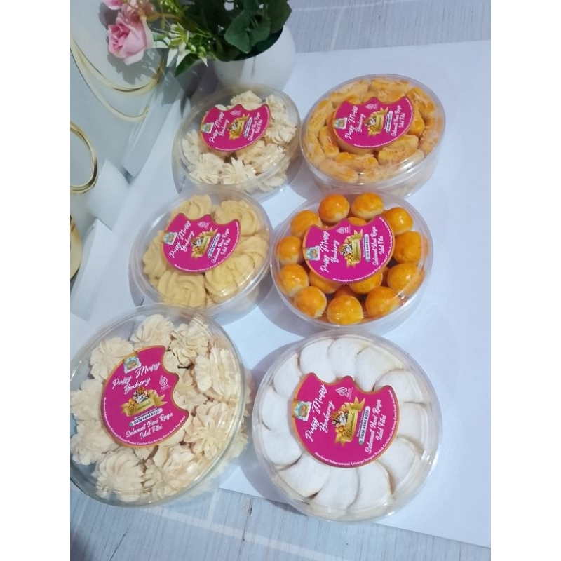 

TERMURAH!! BELI 5 gratis 1 toples kue kering