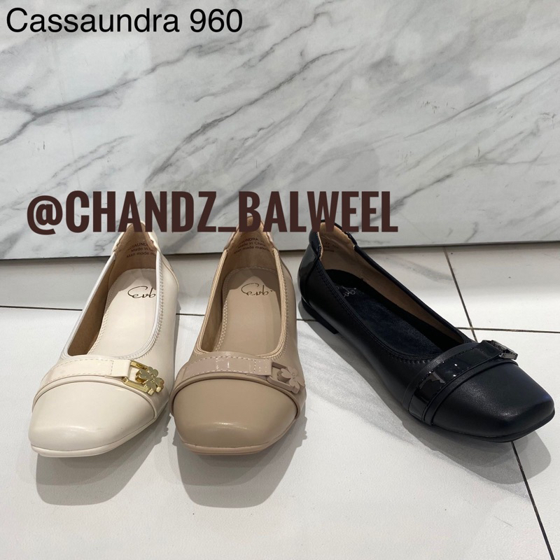 EVB CASSAUNDRA FLAT SHOES