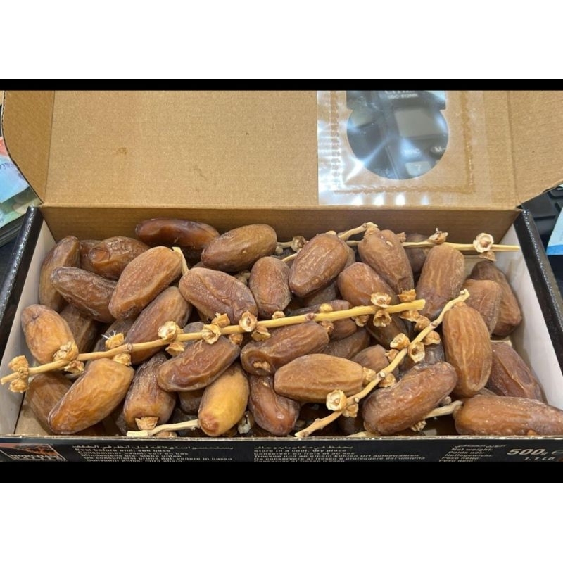 

Kurma Tunis Tangkai Palm Fruit