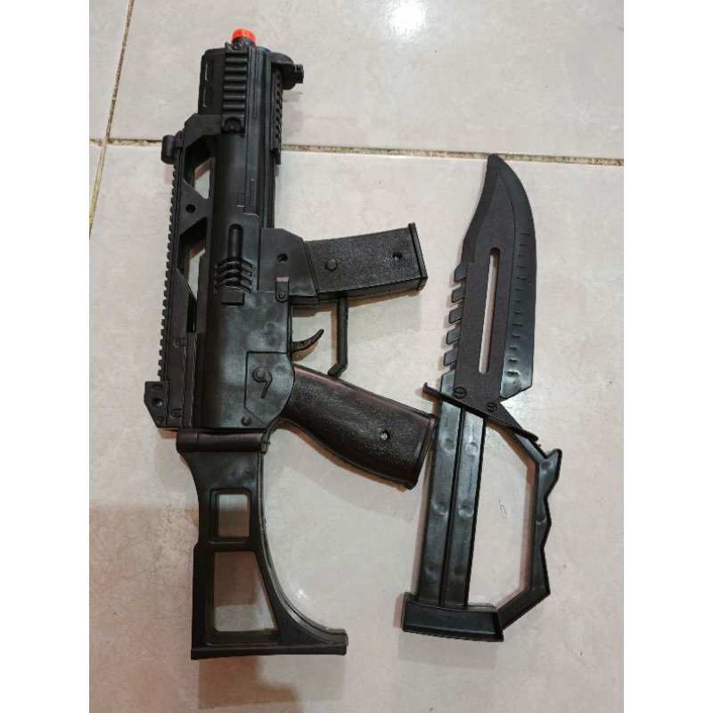 Mainan tembak tembakan tretek bunyi tretek pistol mainan