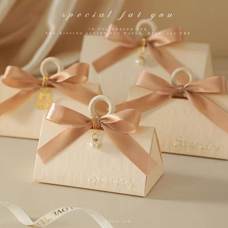

BOX HAMPERS GOODIE BAG UNIK BIRTHDAY, LEBARAN, SANGJIT, NIKAH, WEDDING