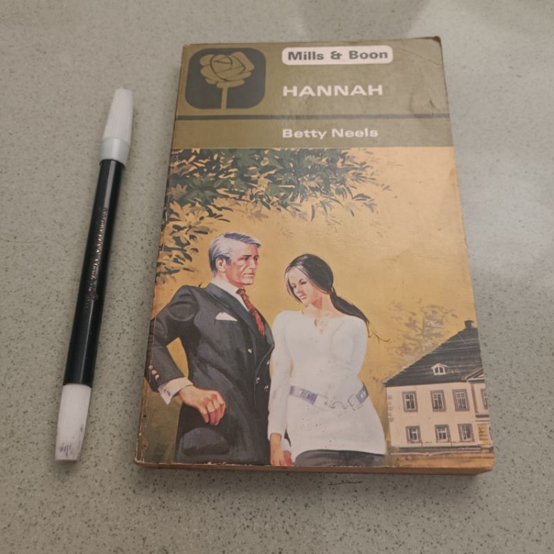 Preloved Novel Hannah Betty Neels Second Romance English Book Buku