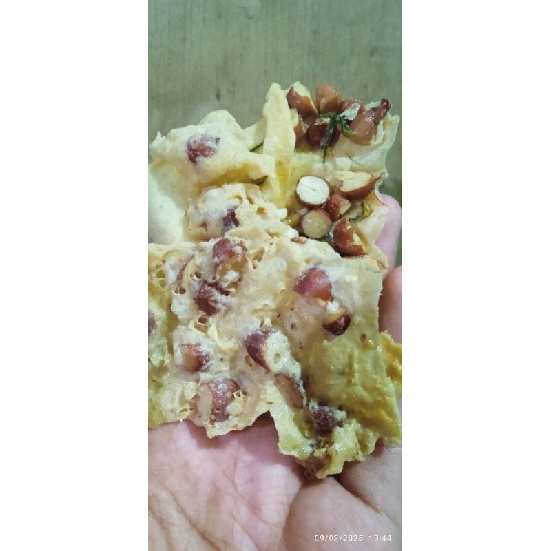 

rempeyek kacang