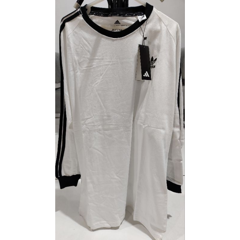 Atasan Kaos Adidas 3 strips lengan Panjang warna putih. Size XXL.Unisex. Barang Baru. Ada box