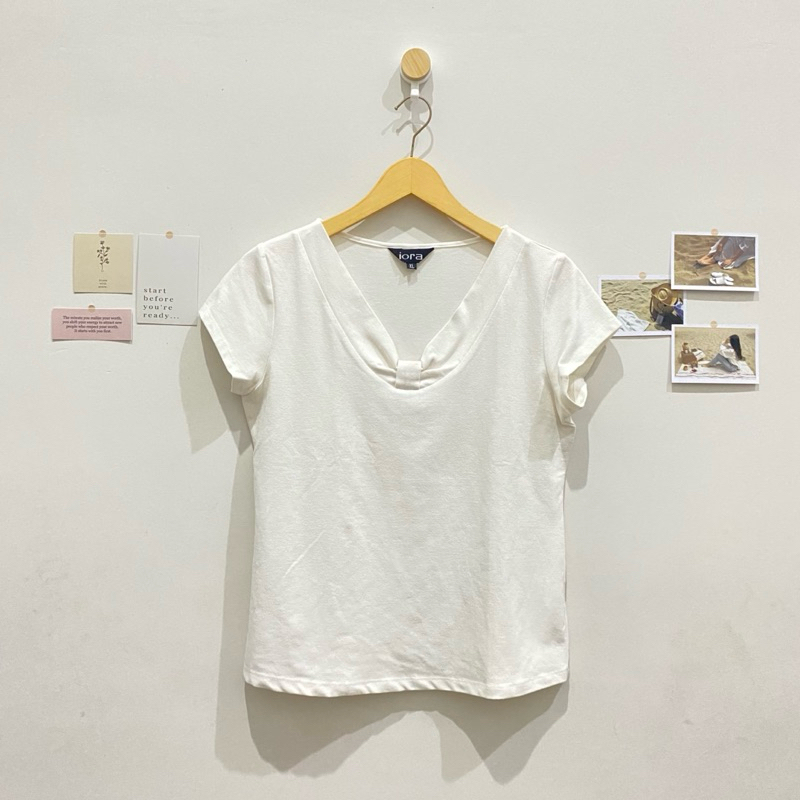 Iora Blouse Kaos Putih