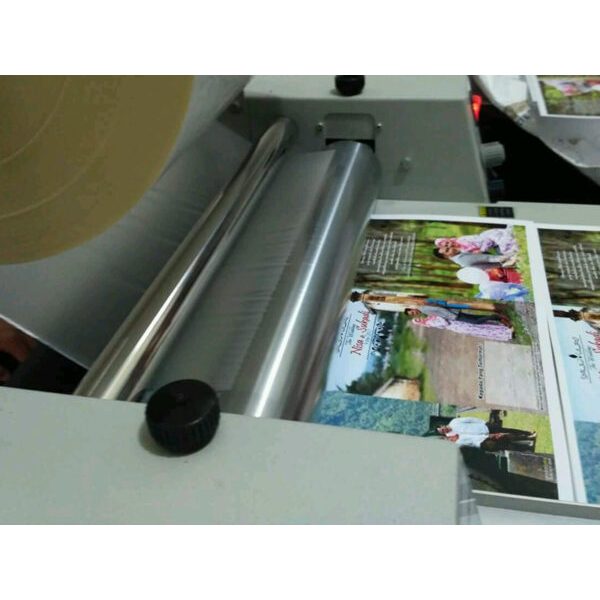 

[BACA DESKRIPSI] Tambahan Lapisan Plastik Laminasi Untuk Poster