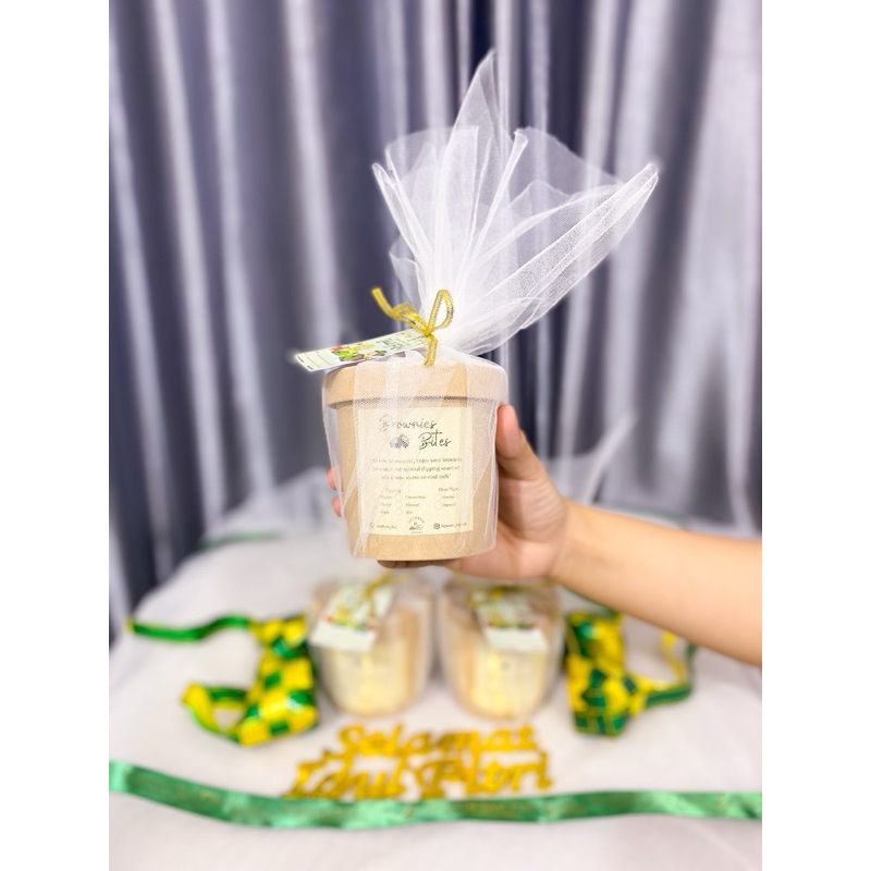 

PO REQ TANGGAL PENGIRIMAN Idul Fitri Hampers/ Hampers Lebaran/ Eid Hampers Lebaran Murah/Brownies Bites/Brownies Original/Brownies Keju/Brownies Almond/Brownies Chocochips/Brownies Panggang/Soft Brownies/ Hampers Hari Raya