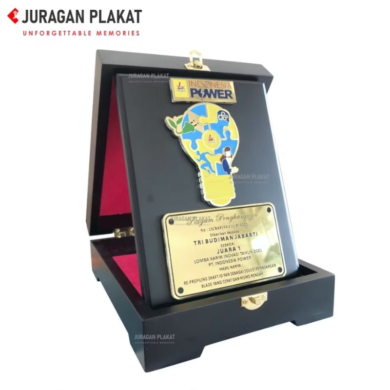 PLAKAT KAYU BOX KUNINGAN PLN K53