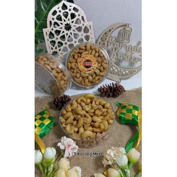 

Kacang Mete (Kuker Alfin) Toples ukuran 250 gr - free dus+bublewrap