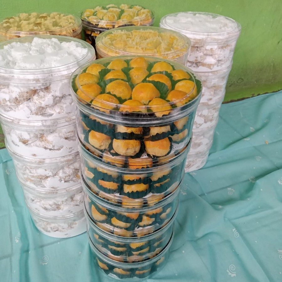 

PAKET 4 TOPLES KUE KERING LEBARAN ASLI MURAH / NASTAR KEJU,KUE KACANG.PUTRI SALJU,NASTAR LIPET