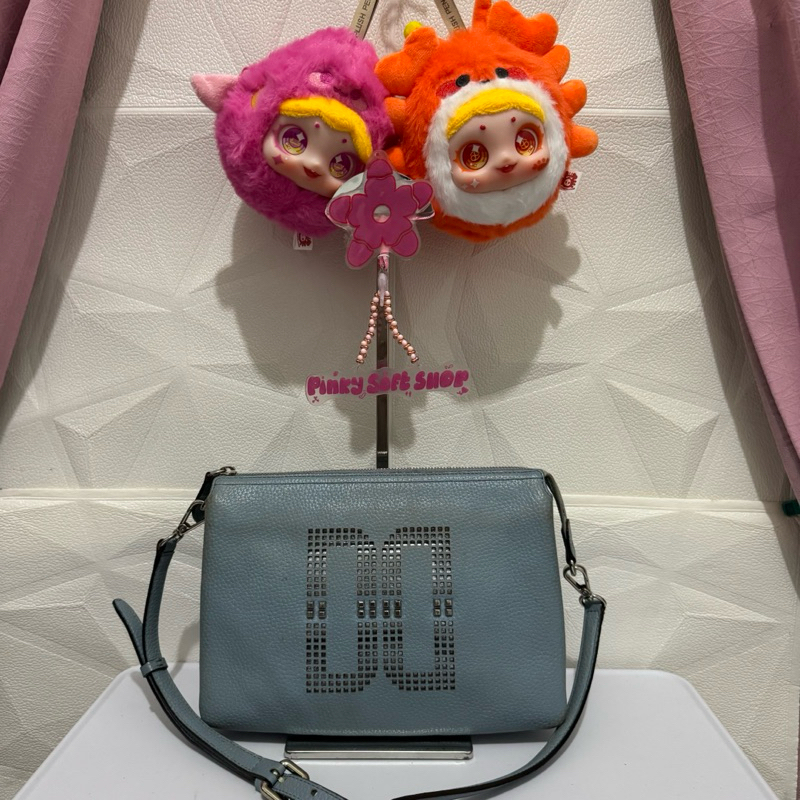 tas sling bag DAKS. tas selempang kulit asli preloved biru muda