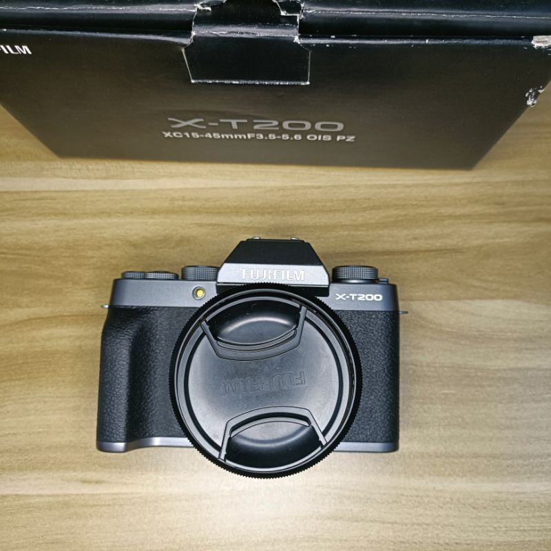 Fujifilm xt200 second like new