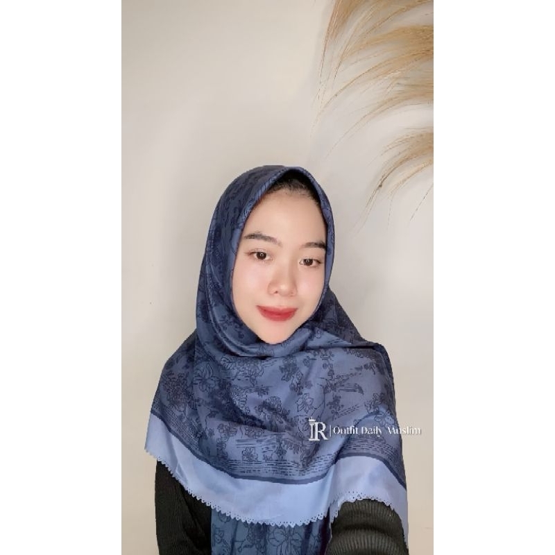 HIJAB AZARA MOTIF 130X130 CM