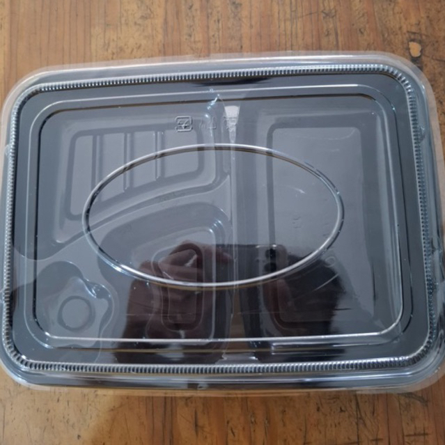 MIKA BENTO BOX CATERING isi 50