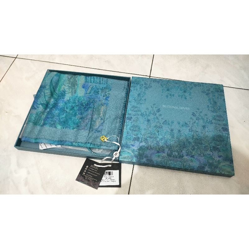 buttonscarves new york