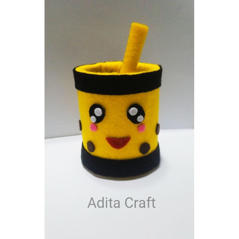 

Tempat pensil karakter Boba lucu