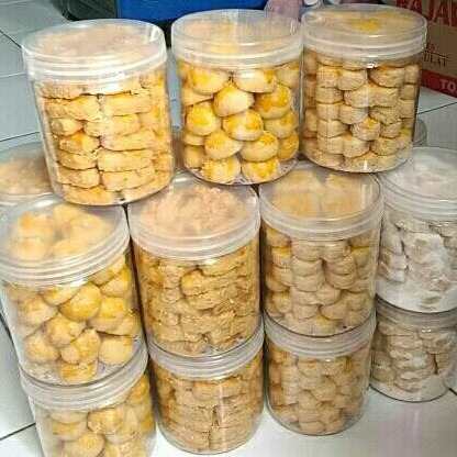 

Kue kering | nastar | putri salju |lidah kucing | kastengel | klepon cookies | choco ball